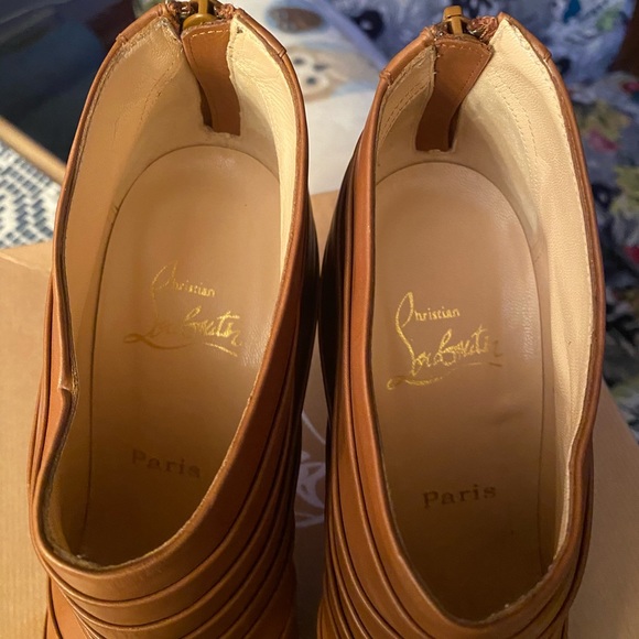 ❤️🖤 CL Orniron Booties 🖤❤️ - Picture 3 of 14